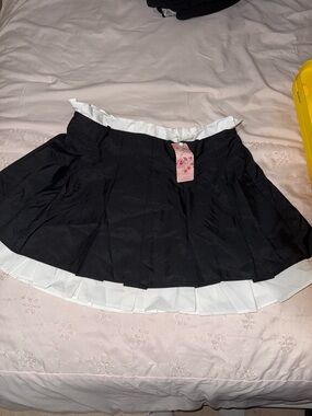 SHEIN Black Skater Mini Skirt with White Ruffle Trim Size 1XL